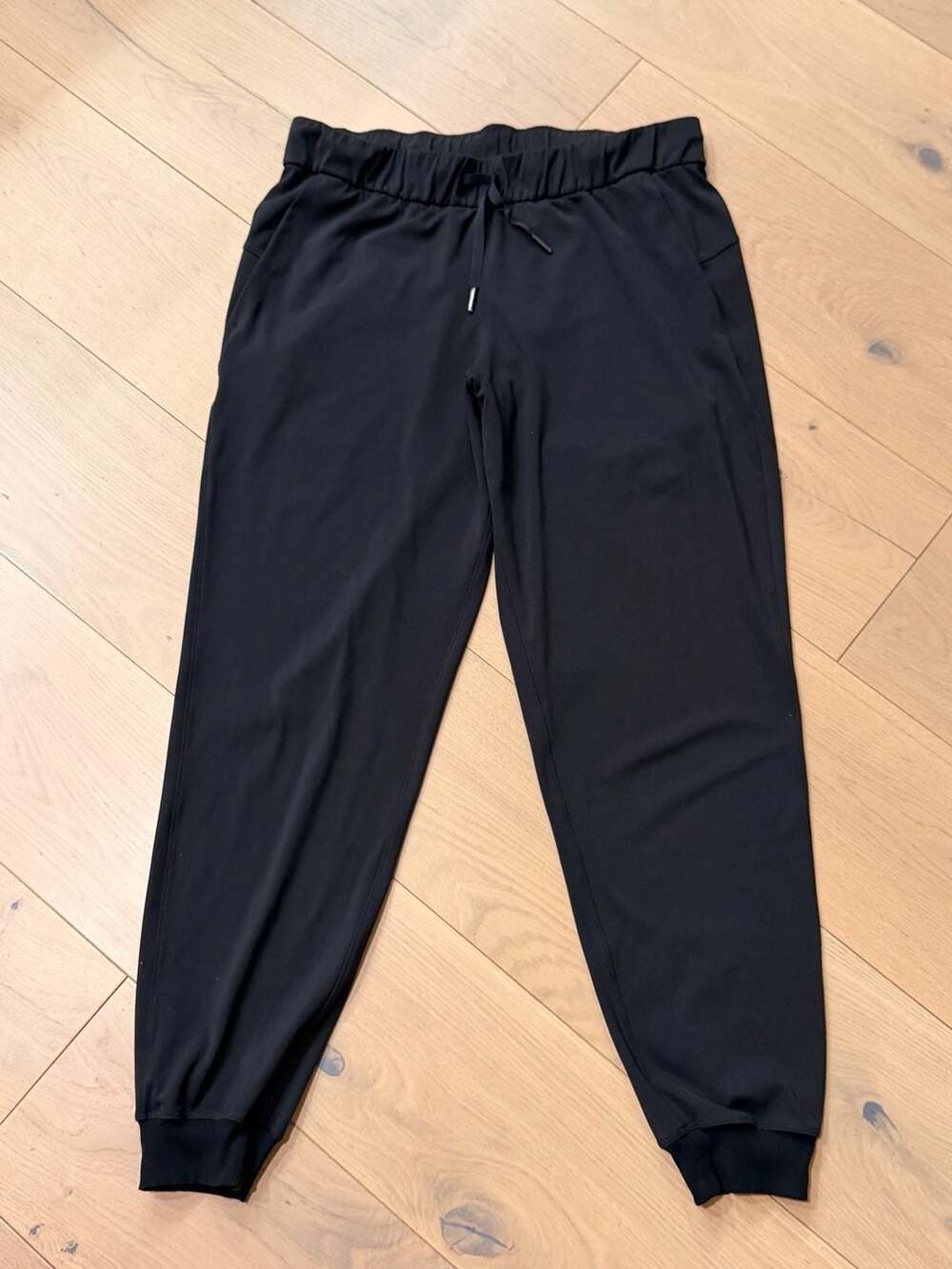 Lululemon On The Fly Jogger Black Drawstring Cuffed Pants Size 8